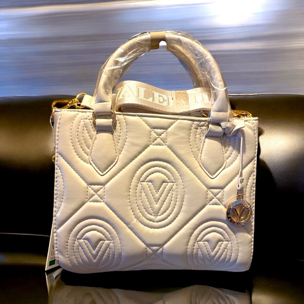 White Quilted Womenโs Satchel Handbag - V Logo Accent